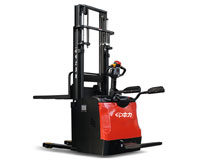 電動堆高車1.2~2.0T（踏板式）